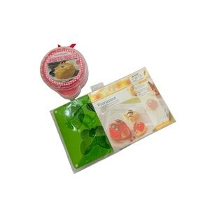 Primavera baking molds and Tovolo Petite Pie Mold set